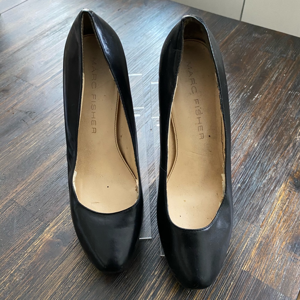 Marc Fisher Sydney Black Leather Platform Pumps